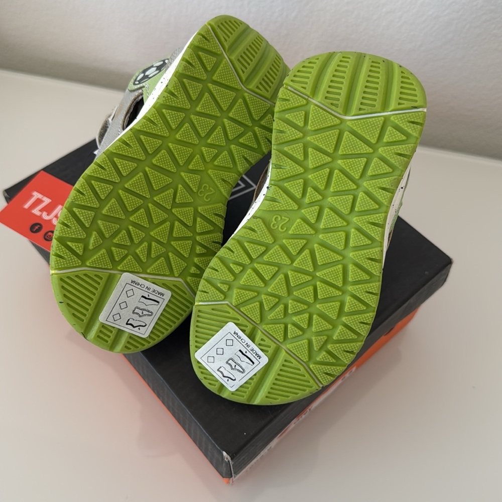 Boys Double Adjustable Strap Sandals with Soccer design - Picture 12 of 13